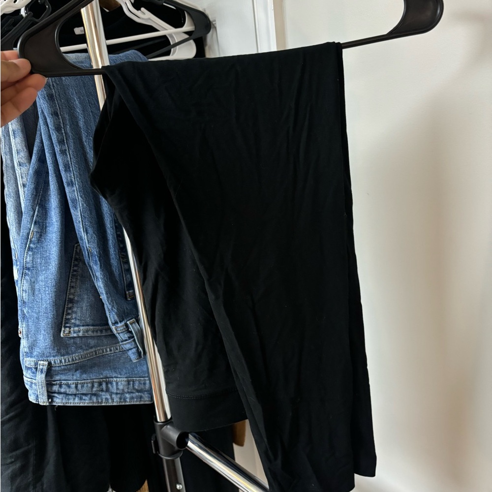 Black leggings